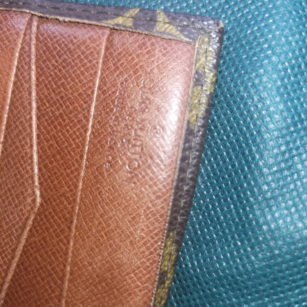 Vintage Louis Vuitton Monogram Elise Bi Fold Wallet - Picture 10 of 13